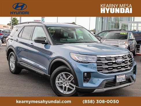Used 2025 Ford Explorer Active w/ Active Comfort Package image 1