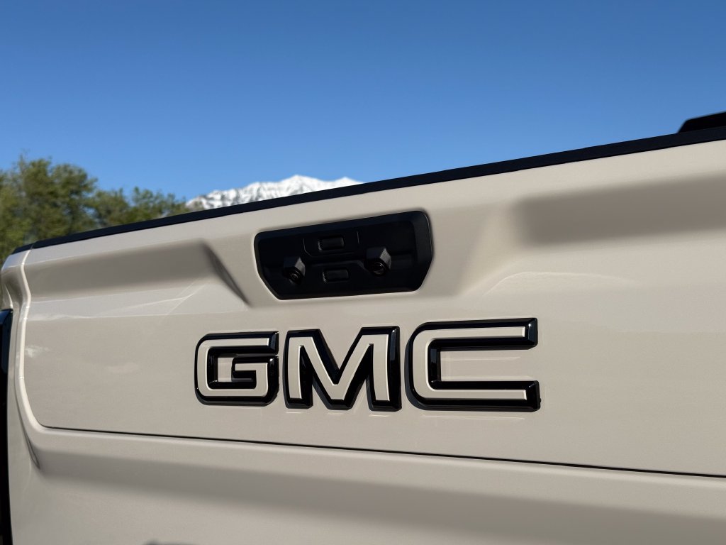 Used 2026 GMC Sierra 2500 AT4 w/ AT4 Premium Plus Package AWD/4WD image 14