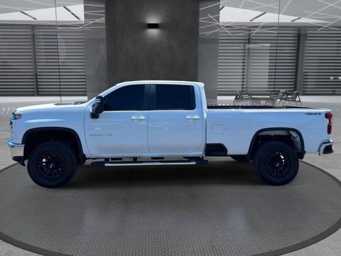 Used 2021 Chevrolet Silverado 3500 LT AWD/4WD image 8