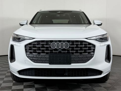 Used 2025 Audi Q5 Premium w/ Convenience Package image 6