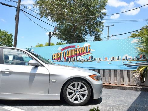 Used 2006 BMW 325i Sedan RWD image 30