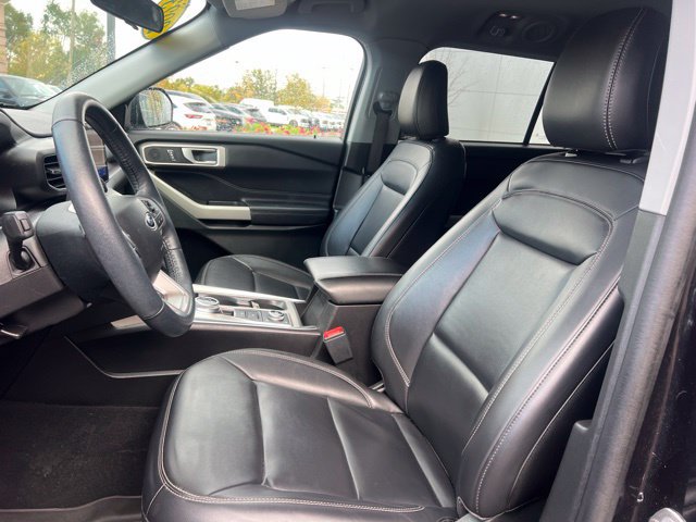 Used 2023 Ford Explorer XLT w/ Equipment Group 202A AWD/4WD image 22
