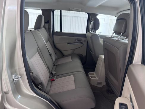 Used 2011 Jeep Liberty Sport w/ Trailer Tow Class III Group image 11