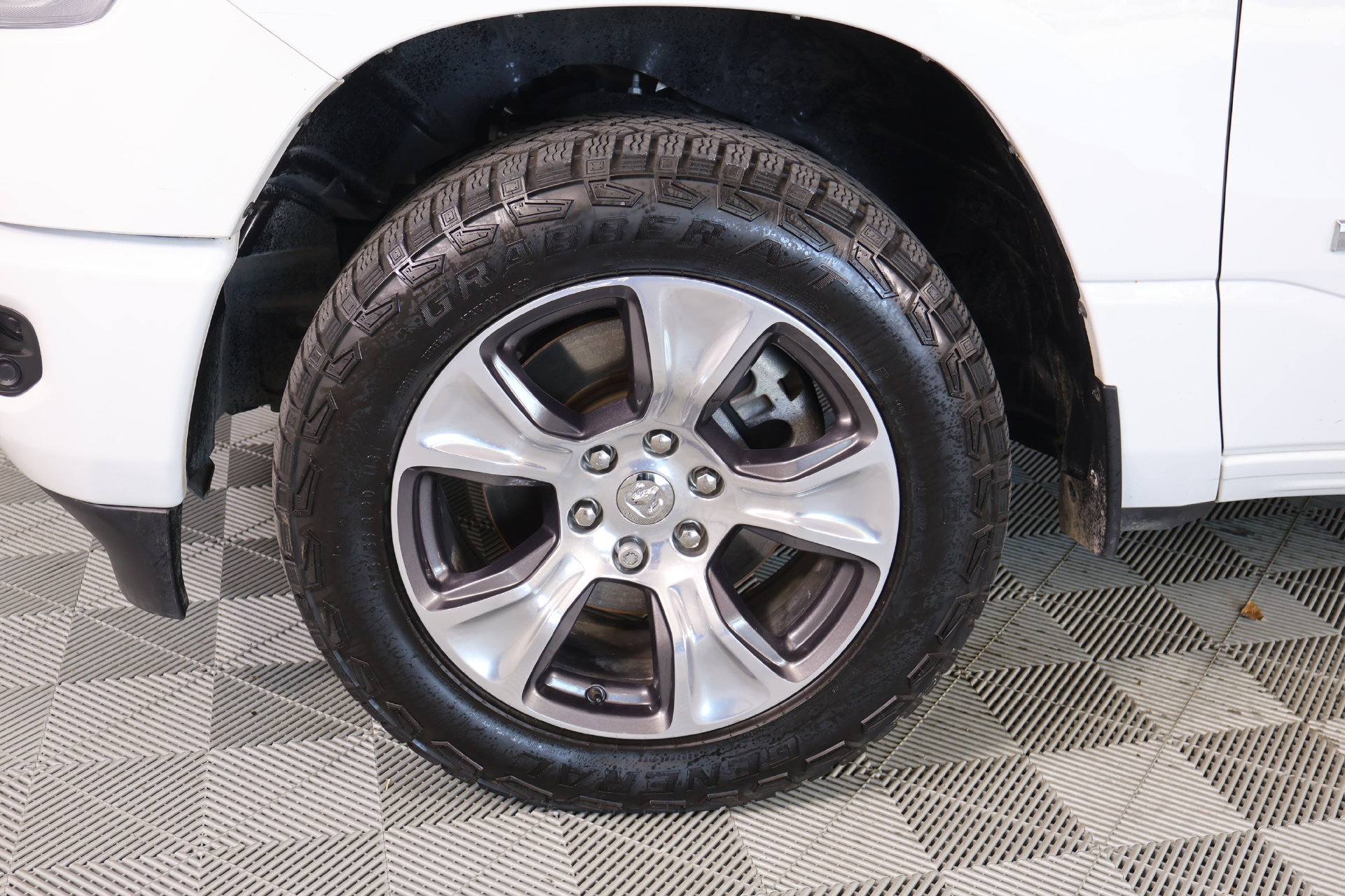 Used 2023 RAM 1500 Laramie AWD/4WD image 18
