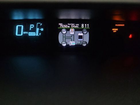 Used 2014 Toyota Prius C One FWD image 23