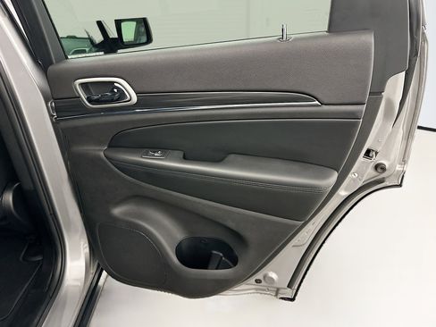 Used 2019 Jeep Grand Cherokee Limited image 33