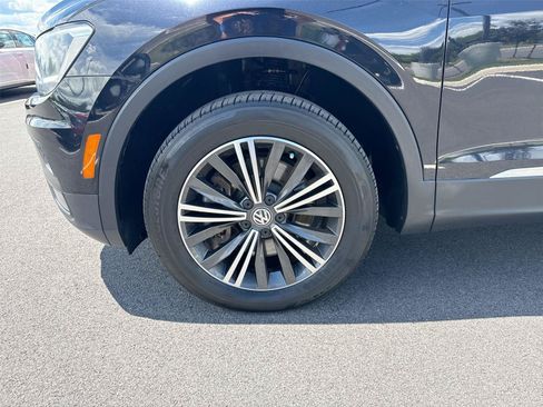 Used 2018 Volkswagen Tiguan SEL AWD/4WD image 13