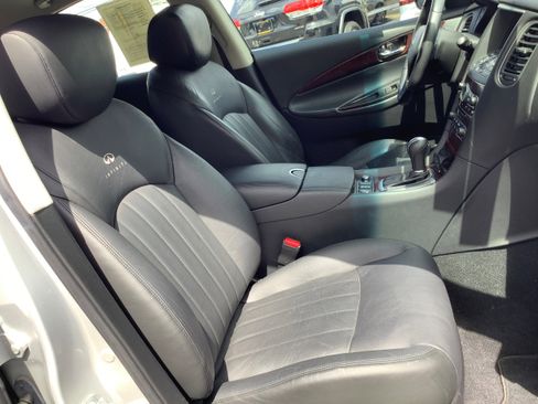 Used 2010 INFINITI EX35 Journey image 16