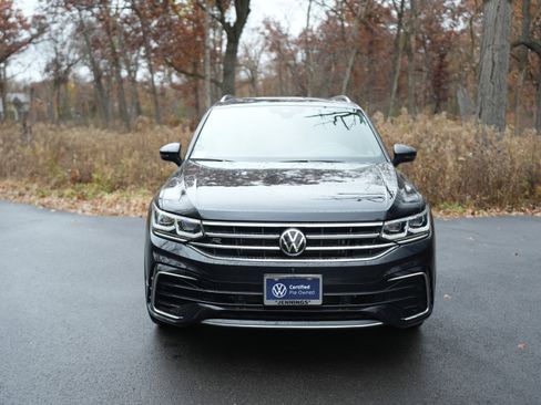 Certified 2023 Volkswagen Tiguan SEL R-Line image 3