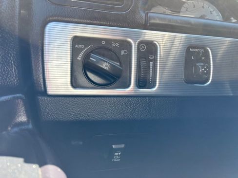 Used 2004 Ford Thunderbird RWD image 26