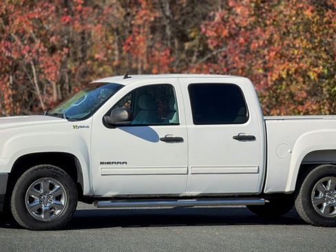 Used 2011 GMC Sierra 1500 4x4 Crew Cab Hybrid image 4