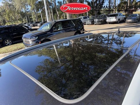 Used 2021 Volkswagen Atlas Cross Sport SEL image 9