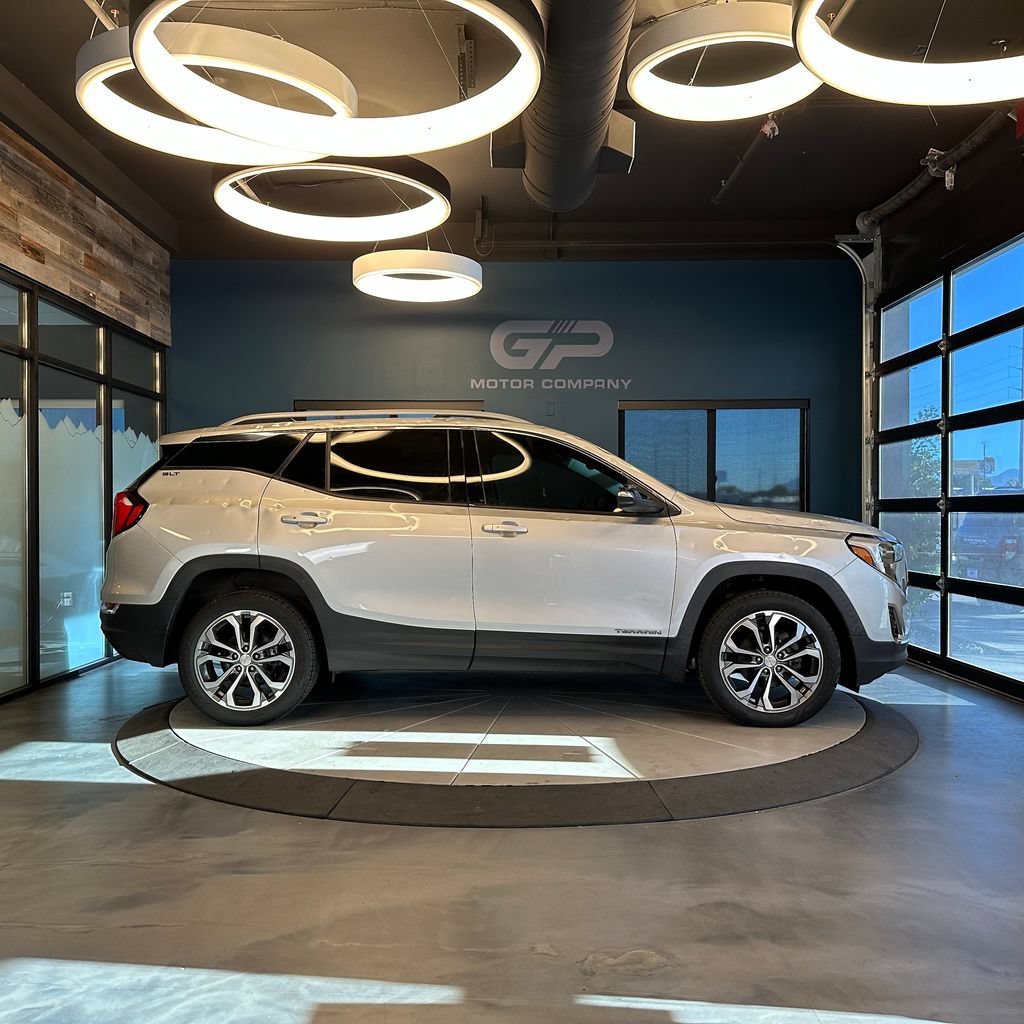 Used 2021 GMC Terrain SLT w/ Infotainment Package II AWD/4WD image 2