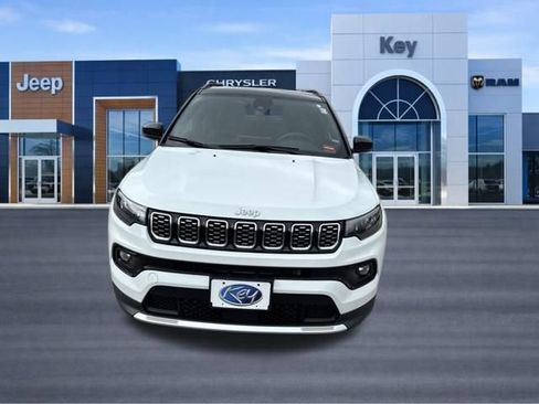 Used 2024 Jeep Compass Limited AWD/4WD image 2