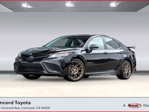 Certified 2024 Toyota Camry SE FWD image 1