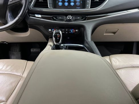 Used 2018 Buick Enclave Premium image 43