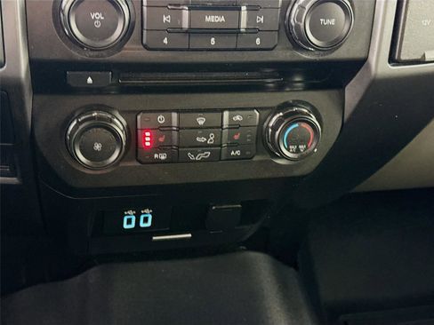 Used 2018 Ford F150 XLT w/ Equipment Group 302A Luxury image 10