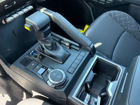 New 2026 Toyota Tacoma SR5 AWD/4WD image 17