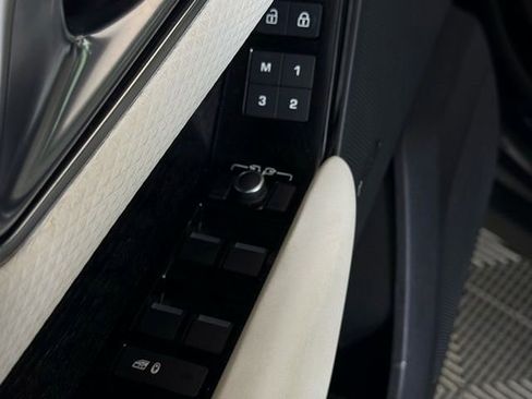 Used 2023 Land Rover Range Rover Velar S image 30