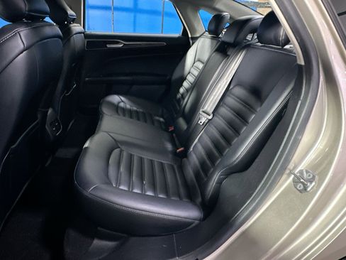 Used 2019 Ford Fusion SEL image 32