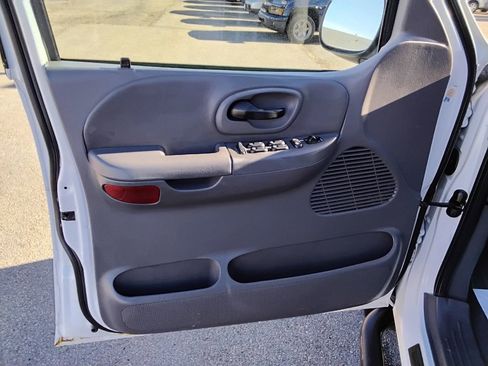 Used 2003 Ford F150 Lariat image 9