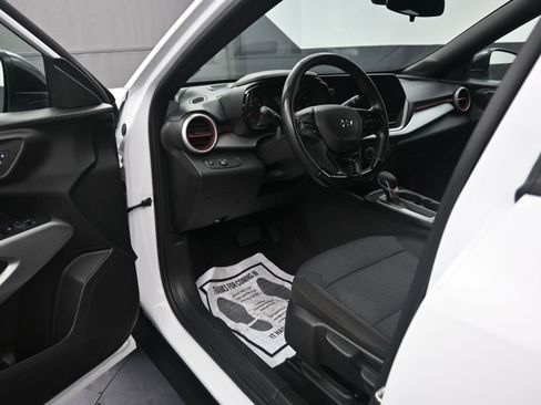 Certified 2024 Chevrolet Trax RS w/ Driver Confidence Package FWD image 9