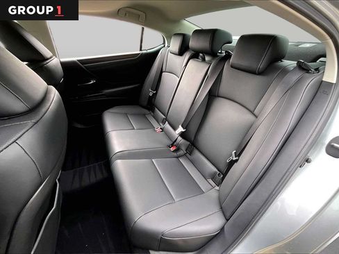 Used 2025 Lexus ES 350 w/ Premium Package FWD image 18