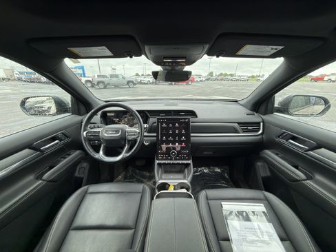 Used 2025 GMC Terrain Elevation w/ Elevation Premium Package AWD/4WD image 13