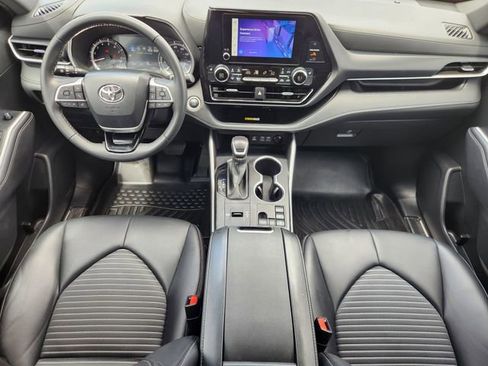 Certified 2024 Toyota Highlander XSE FWD image 26