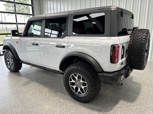 Used 2023 Ford Bronco Badlands AWD/4WD image 2