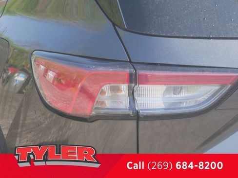 Used 2020 Ford Escape SEL AWD/4WD image 12