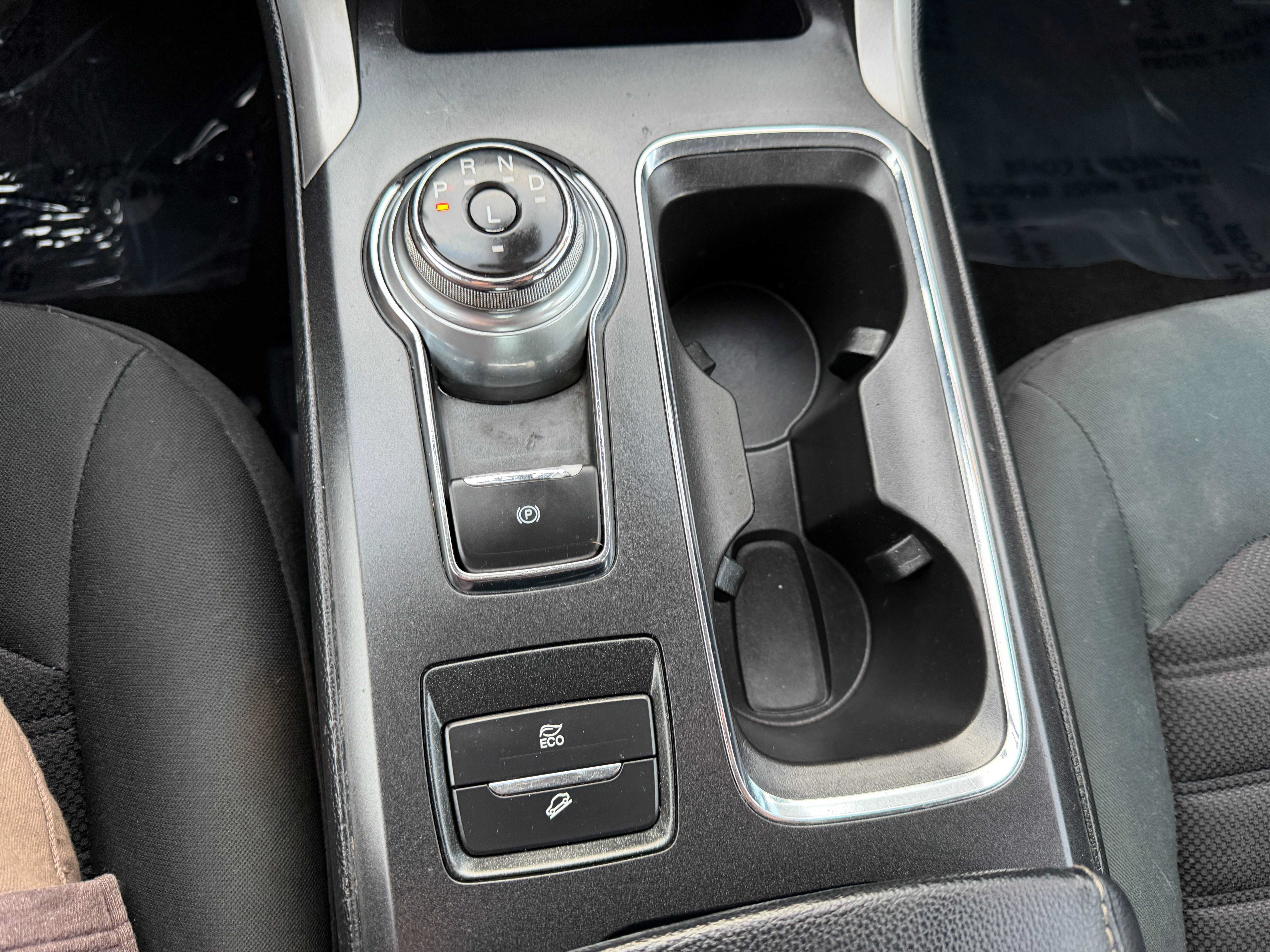 Used 2019 Ford Fusion SE FWD image 23