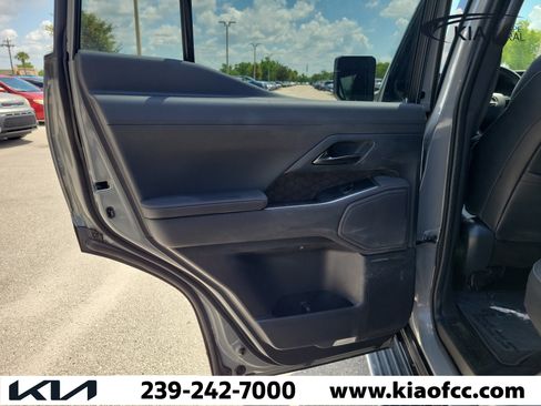 Used 2024 Lexus GX 550 w/ Accessory Package (Z1) AWD/4WD image 14