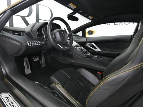Used 2013 Lamborghini Aventador LP 700-4 AWD/4WD image 2