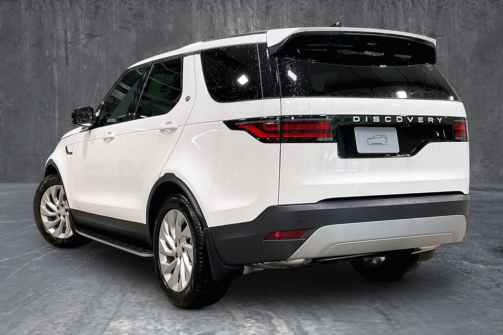 New 2026 Land Rover Discovery S AWD/4WD image 3