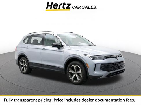 Used 2026 Volkswagen Tiguan SE AWD/4WD image 1