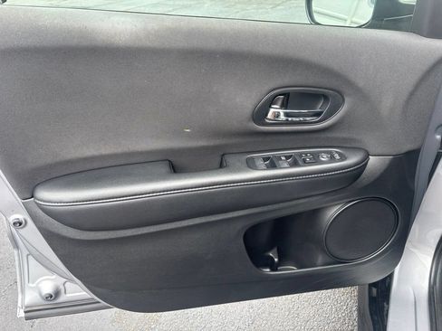 Used 2019 Honda HR-V Sport image 6