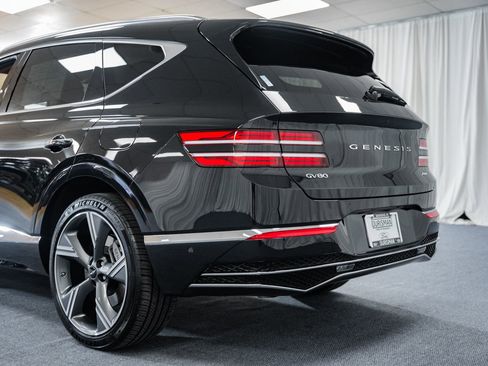 Used 2025 Genesis GV80 2.5T Prestige image 6