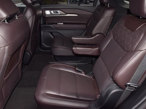 Certified 2025 Ford Explorer Platinum w/ LUX Leather Package image 14