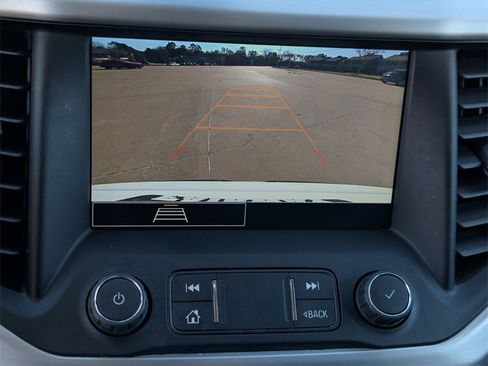 Used 2021 GMC Acadia SLE image 24