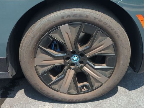 Used 2024 BMW iX xDrive50 w/ Premium Package AWD/4WD image 13
