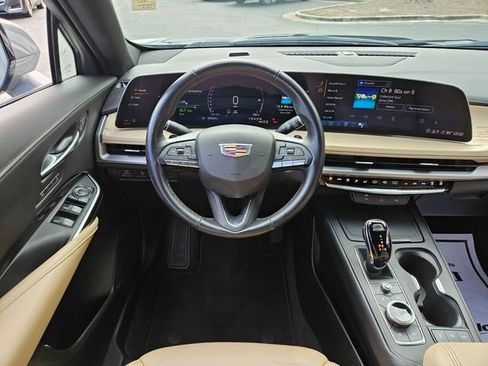 Certified 2025 Cadillac XT4 Premium Luxury image 10