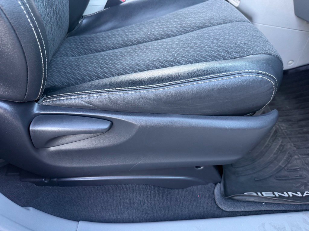 Used 2011 Toyota Sienna SE w/ Preferred Pkg FWD image 62