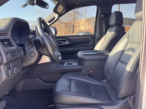 Used 2021 Chevrolet Suburban LT w/ LT Signature Plus Package image 6