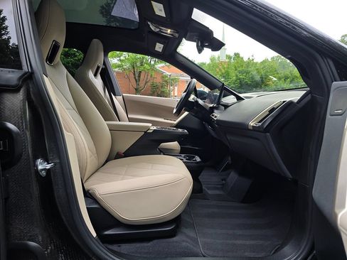 Used 2024 BMW iX xDrive50 w/ Sport Package AWD/4WD image 22