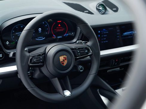 New 2026 Porsche Cayenne Coupe image 22