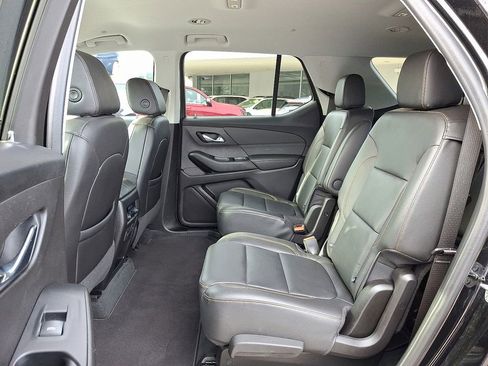 Used 2021 Chevrolet Traverse RS image 11