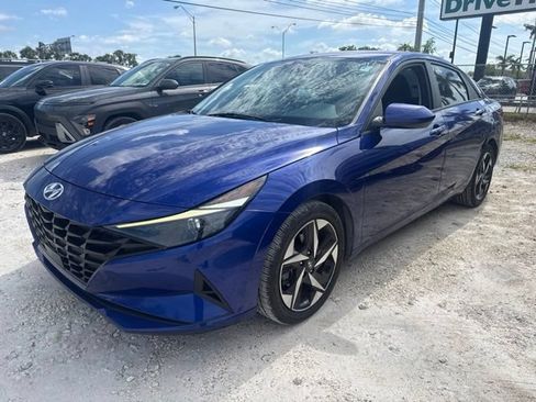 Used 2023 Hyundai Elantra SEL w/ Convenience Package FWD image 1