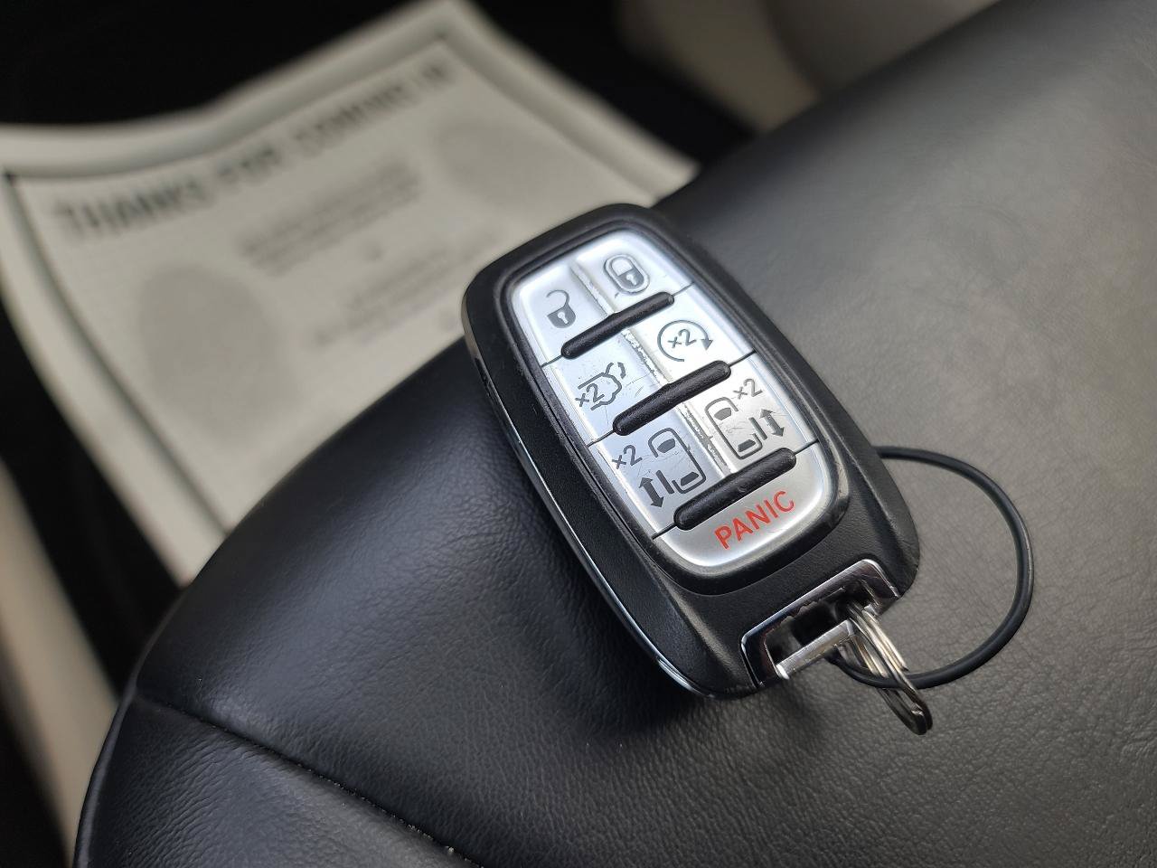 Used 2023 Chrysler Pacifica Touring-L FWD image 37