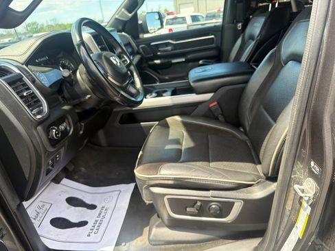 Used 2022 RAM 1500 Laramie AWD/4WD image 14